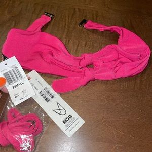 BRAND NEW NWT BIKINI TOP. XS. MINKPINK. BANDEAU. MUST BE BUNDLED